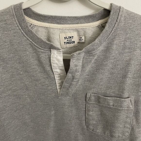 Flint and Tinder Henley Sweater Mens Medium Heather Gray Pocket Outdoor Comfort - Picture 3 of 7